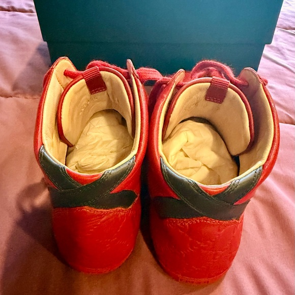 AUTHENTIC Gucci Red/Navy Blue and Cream Leather High-Top Sneakers - Picture 5 of 6